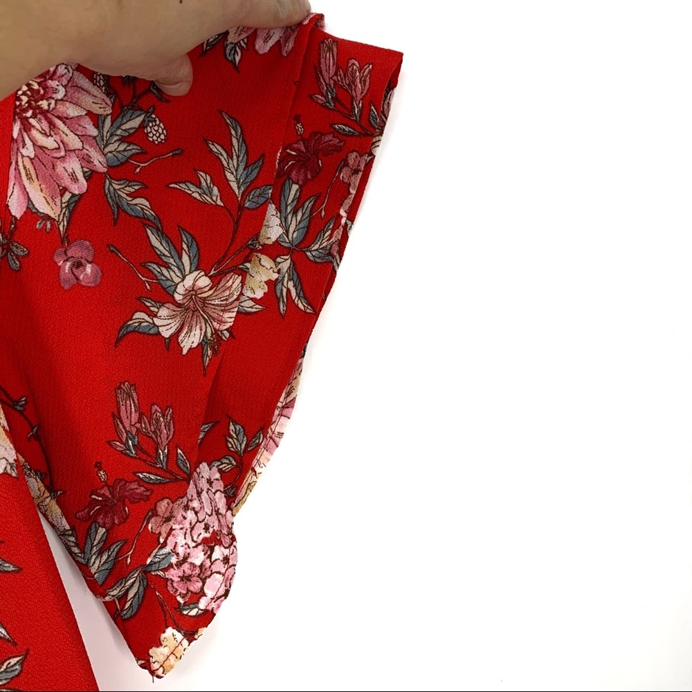 Bobeau Double Ruffle Red Floral Mixed Boxy Blouse - Picture 4 of 9